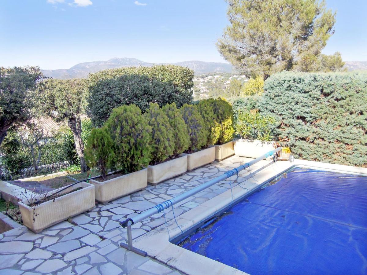Villa Avec Piscine A Saint-Raphael Et Vue Sur La Montagne エクステリア 写真